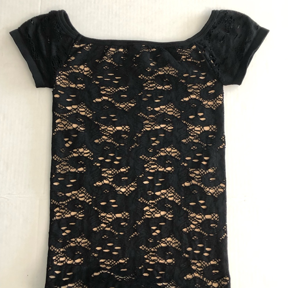 😊Guess bodycon stretch lace dress